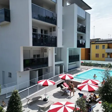 Cozy Flat With Garden And Pool Bibione