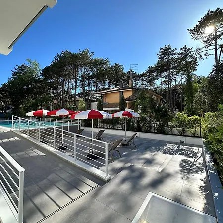 Cozy Flat With Garden And Pool Apartamento *